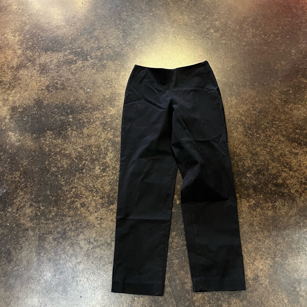 Brunello Cucinelli Black Cropped Pants with Slim Fit